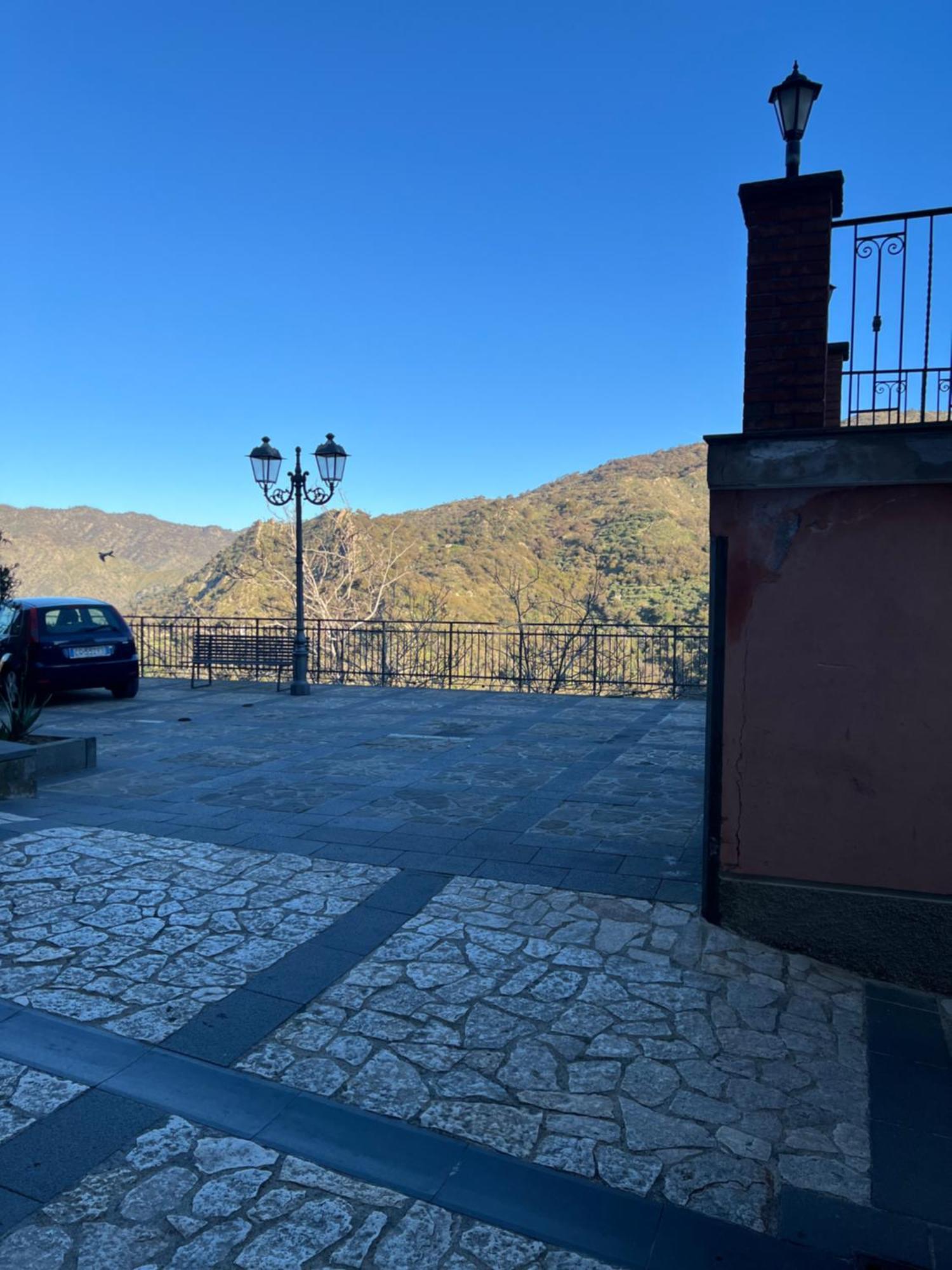 Casa Belvedere Motta Camastra Gole Alcantara Bagian luar foto
