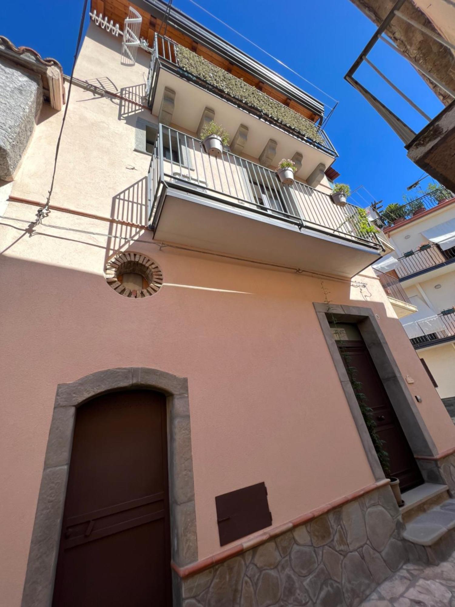 Casa Belvedere Motta Camastra Gole Alcantara Bagian luar foto