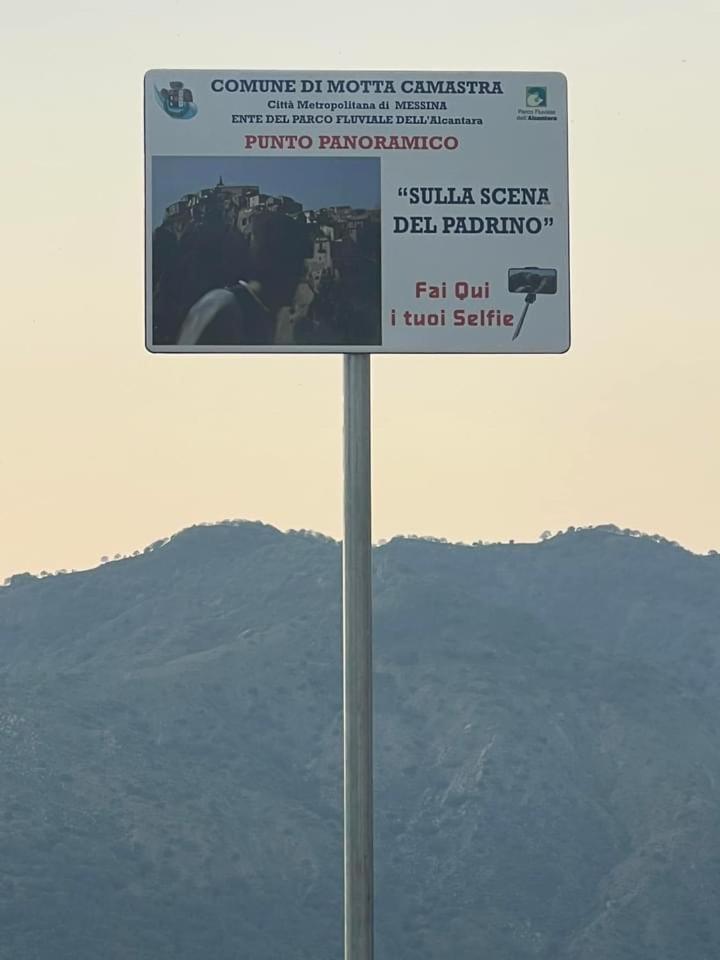 Casa Belvedere Motta Camastra Gole Alcantara Bagian luar foto