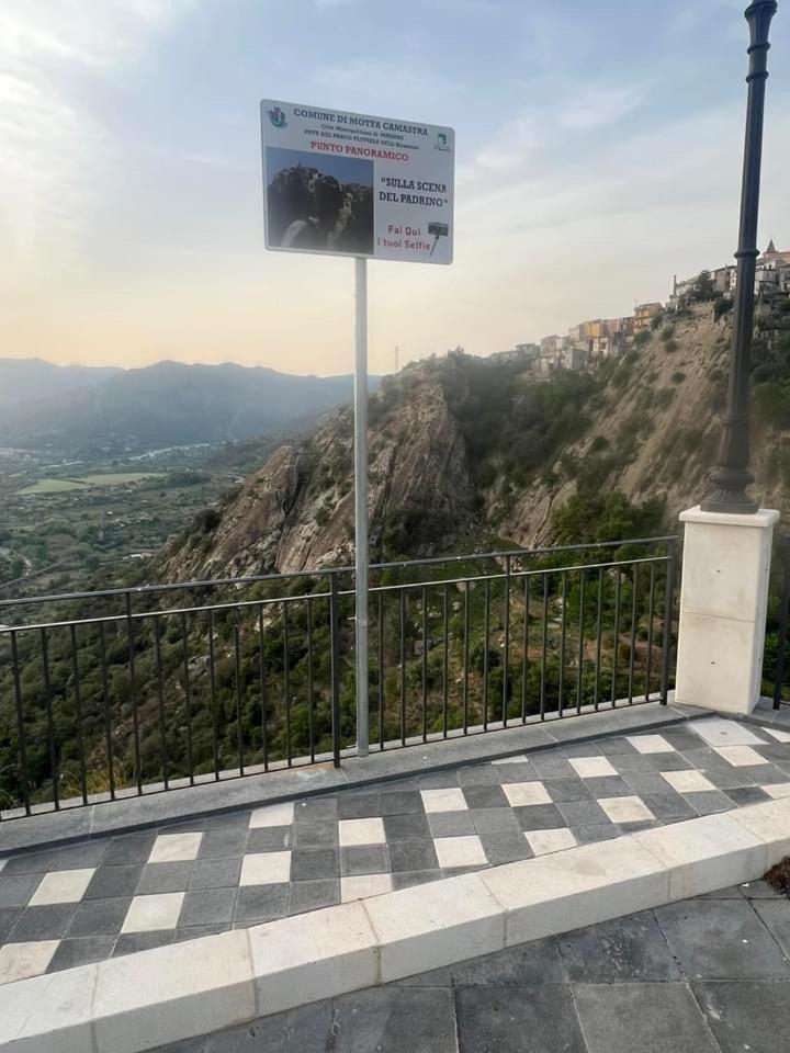 Casa Belvedere Motta Camastra Gole Alcantara Bagian luar foto